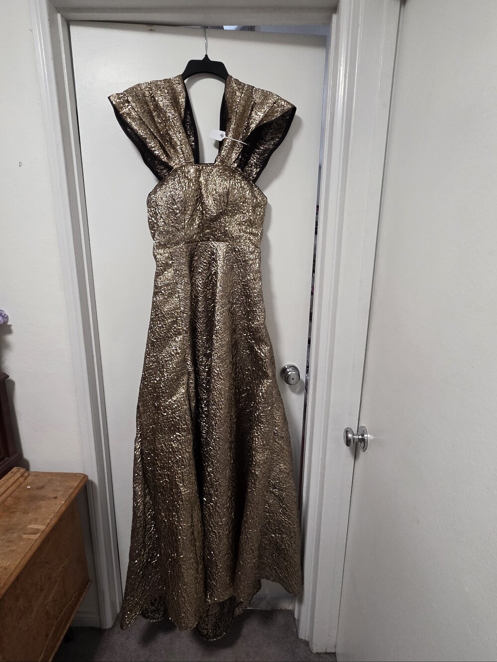 SHEIN Metallic Gold Textured Maxi Dress with Structured Shoulders